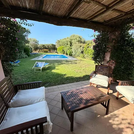 Rosa Con Piscina Privata Feriehus *