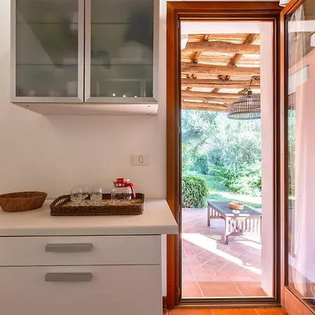 Rosa Con Piscina Privata ستينتينو